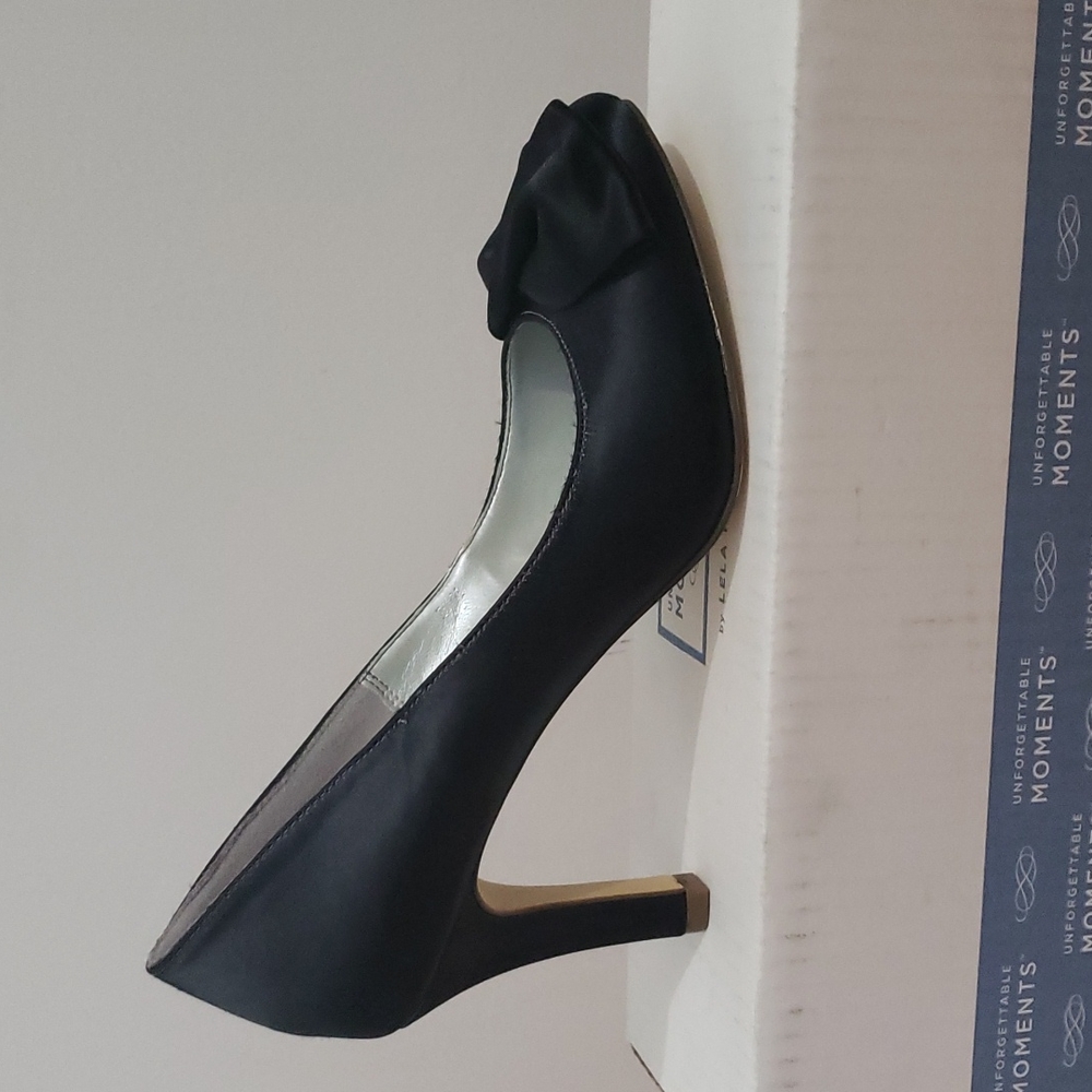 LeLa Rose Satin Black heels size 8